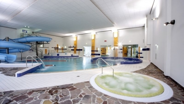 NOVĚ OTEVŘENO - venkovní bazén a venkovní wellness areál v Třeboni